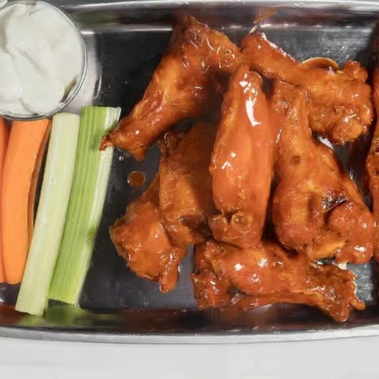 Delicious Wings: A Crowd Favorite